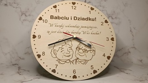 Prezent dla Babci i Dziadka – personalizowane zegar z grawerem