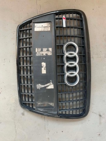 РЕШІТКА AUDI A6 C6 
