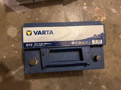 АКУМУЛЯТОР VARTA E12 74AH 680A LEWY+ 
