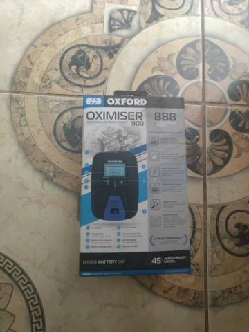 ЗАРЯДНИЙ ПРИСТРІЙ AKUMULATOROW - OXFORD OXIMISER 888 ЄВРО 12V 900MA 
