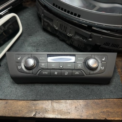 ПАНЕЛЬ КОНДИЦІОНЕРА ПОВІТРОВОДУ AUDI A6 A7 4G0820043L 
