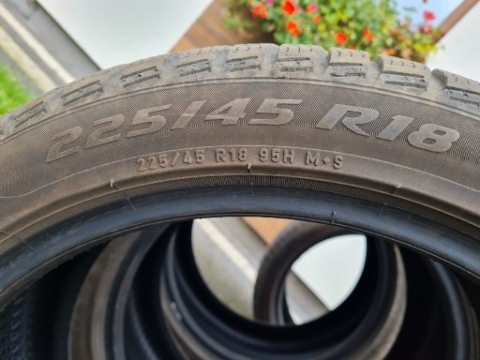 4SZT. ШИНИ PIRELLI SOTTOZERO 3 R18 225/45 5MM РІК 2020 ЗИМА 