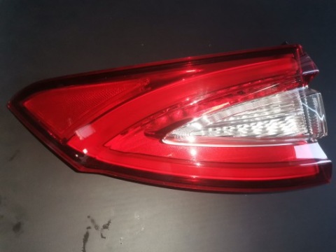 MASERATI LEVANTE ФАРА ЗАД ЛІВА 20670101 