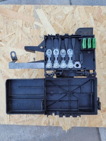 СКРИНЯ ЗАПОБІЖНИКІВ DO VW AUDI SEAT 1J0937550 