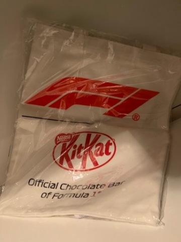 СУМКА BAWELNIANA F1 X KITKAT - FORMULA 1 - НОВА Z METKA 