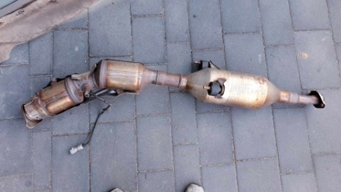 КАТАЛІЗАТОРИ TOYOTA AURIS II 2013-2018R, PRIUS 3 2009-2015R 1.8 ГІБРИД 