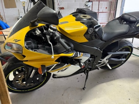 ВІТРОВИКИ ПЛАСТИКИ YAMAHA R1 RN19 