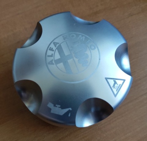 ALFA ROMEO GIULIETTA CAP FILLING OILS ALUMINIUM  