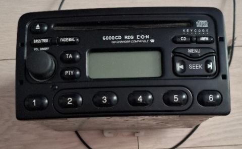РАДІО АВТОМОБІЛЬНИЙ 6000CD Z КОДОМ + AUX + РУЧКИ DO ВСТАНОВЛЕННЯ 