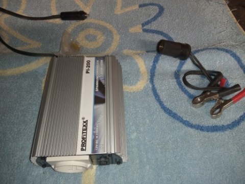 ПЕРЕТВОРЮВАЧ НАПРУГИ 12V 230V 200W НІМЕЦЬКА 