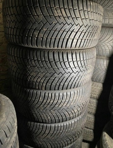 Pirelli Cinturato All Season SF2 235/40R19