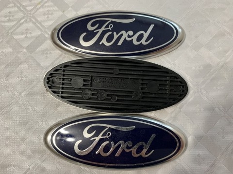 INSIGNIA EMBLEMA FORD 114X45  