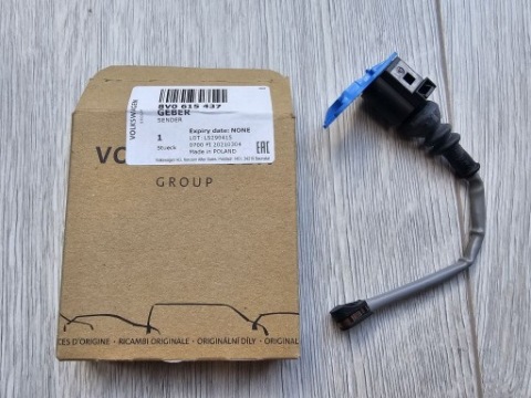 AUDI VAG 8V0615437 ДАТЧИК КОЛОДОК HAM. VW GO 