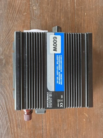 ПЕРЕТВОРЮВАЧ НАПРУГИ 12V 220V 230V 600W ELOTO CONNEXION DC AC 