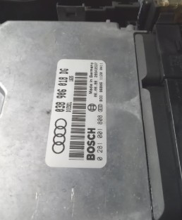 БЛОК КЕРУВАННЯ ДВИГУНА BOSCH 038 906 018 DG AUDI A6 C5 1.9 TDI AFN 
