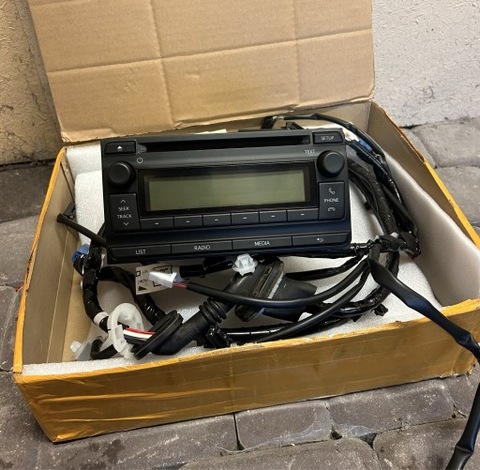 RADIO DO TOYOTA AVENSIS T27 Z FRAME  