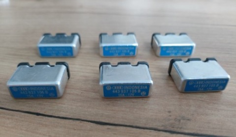 ЗАПОБІЖНИК VW VAG 443 937 105 B 15A 12V 