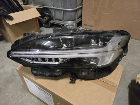 VOLVO V90 S90 LAMP FRONT LEFT LED 31655788  