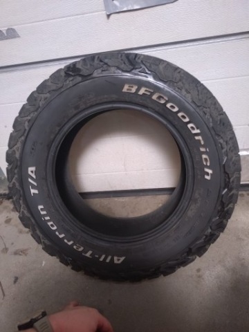 BFGoodrichAll Terrain 225/75 R16 .