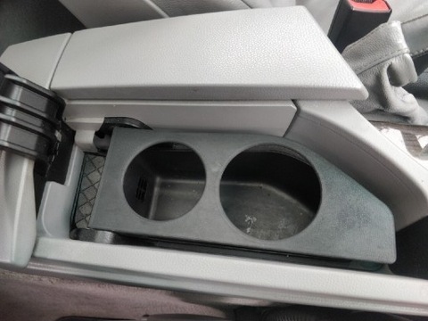 SOPORTE AL VASOS / CUP HOLDER BMW E60/E61  