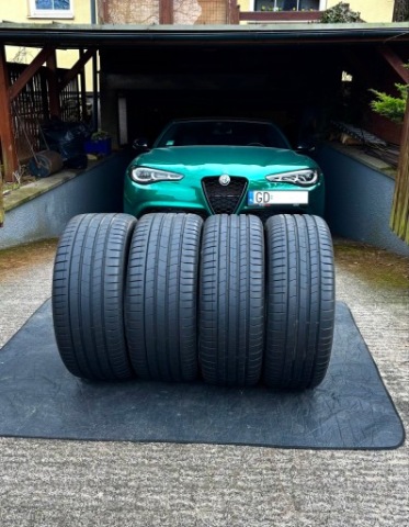 Pirelli P Zero PZ4 225/40+255/35 R19 2024
