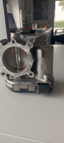 ДРОСЕЛЬНА ЗАСЛІНКА MERCEDES БЕНЗИН A2701410025 