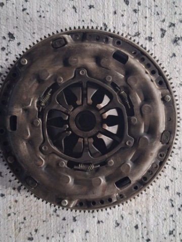 ЗЧЕПЛЕННЯ ДВОМАСОВЕ VW ПАСАТ B6 1.9 TDI 323064110 