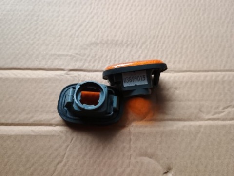 ПОВОРОТНИК ПОВОРОТНИК TOYOTA COROLLA E10 E11 E12 