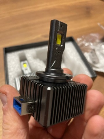 ЛАМПОЧКИ LED (СВІТЛОДІОД) D8S 6000 НЕ КСЕНОН 