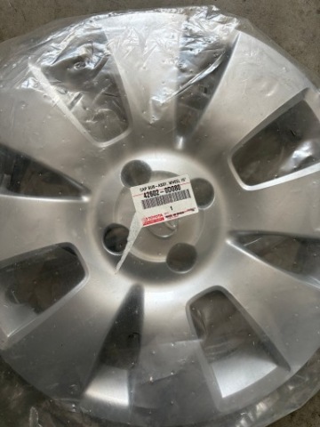 НОВЫЙ ОРИГИНАЛЬНЫЙ КОЛПАК 15 ДЮЙМЫ TOYOTA OEM 42602-0D080 