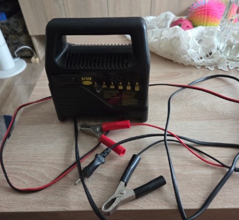 ЗАРЯДНИЙ ПРИСТРІЙ 12V I 6V 6A CE STANMOT 
