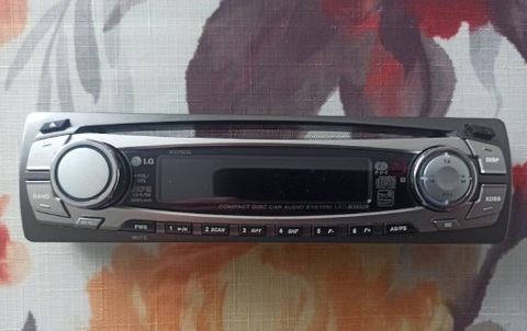 USADO RADIO DE AUTOMÓVIL LG CON SKODY FABIA 2002  