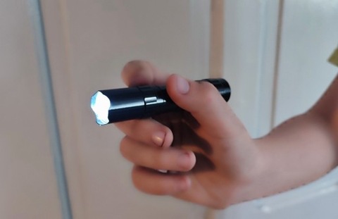 MINI FLASHLIGHT , SMALL , LEKKA , SPRYTNA .  