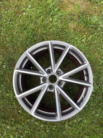 AUDI A3 S3 8P 8V 8x19 ET49 5x112 8V0601025AT