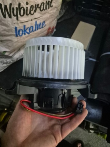 VOLVO XC40 ВЕНТИЛЯТОР ОБОГРЕВАТЕЛЯ 31497510, 8888773985 
