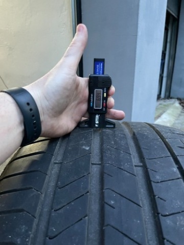 Pirelli Pzero PZ4, 285/40/19 6,95mm DOT1121