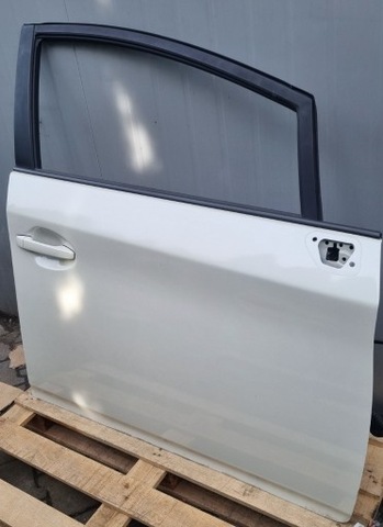 DOOR TOYOTA PRIUS III 09-15R  