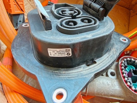 ГНІЗДО LADOWANIA BMW I4M50 2022R. 