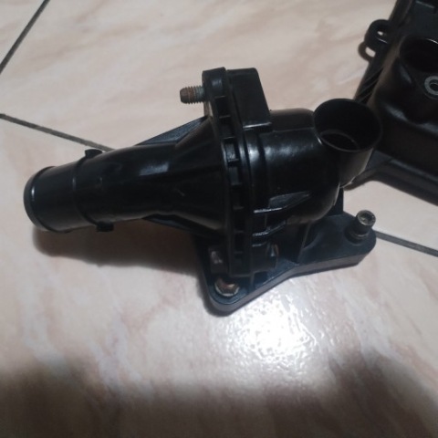 КОРПУС ТЕРМОСТАТУ KIA HYUNDAI I20 1.2 G4LA 08-14 