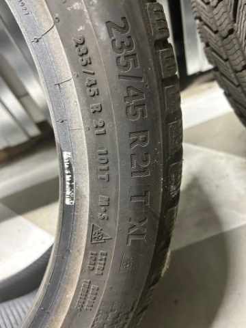 Continental Winter Contact x2 235/45/R21