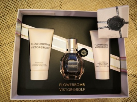 Zestaw Viktor&Rolf Flowerbomb woda perfumowana 37ml + balsam + krem
