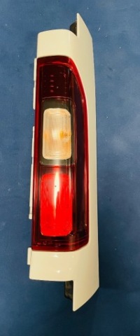 ФАРА ПРАВИЙ ЗАД TRAFIC 3 265A14210R 