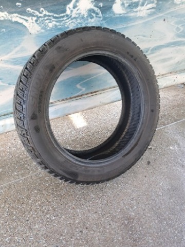 ПРОДАМ 4 ШИНЫ ЗИМНИЕ KORMORAN 205/55/ R17 95V 