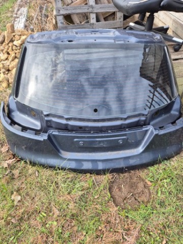 GLASS BACK Z TRUNK LID I PLASTIKIEM INSIGNIA A UNIVERSAL 