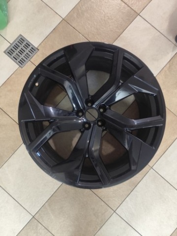 AUDI SPORT RS Q8 RS Q8 4M8 10,5x23 ET18 5x112 4M8601025AF