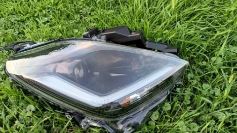 ФАРА ПЕРЕДНІЙ ПРАВИЙ LED (СВІТЛОДІОД) SUZUKI SWIFT MK8 EU MK9. 