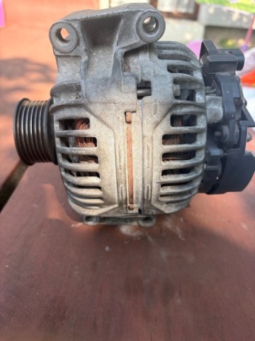 ГЕНЕРАТОР BOSCH 120A AUDI A4 B6 2.0 FSI 06B903016P 0124515059 РОБОЧИЙ 
