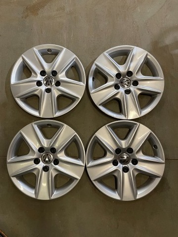 TAPACUBOS VW GOLF VI PLUS 5K0601147  