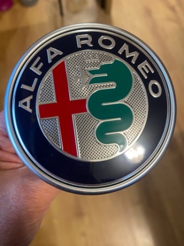 ЗНАЧЕК PUSH UP ЗАД ALFA ROMEO НОВЫЙ 