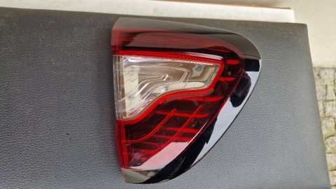 RENAULT CAPTUR I FACELIFT LAMP IN BOOTLID - GOOD CONDITION  